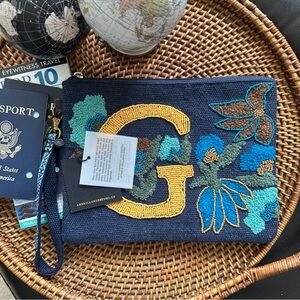 America & Beyond Blue Yellow Personalized “G” Monogram Beaded Wrislet New Tags